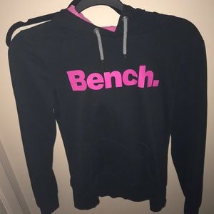 Black and pink bench sweater it has thumb holes